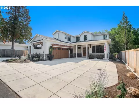 3851 SW 90th Ave, Portland, OR 97225