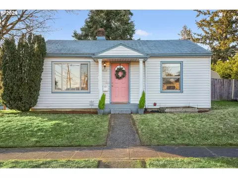 8336 SE Glenwood St, Portland, OR 97266