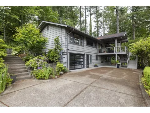 495 NW Greenleaf Rd, Portland, OR 97229