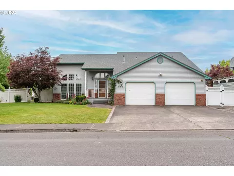 392 E Glen Oak Ct, Monmouth, OR 97361