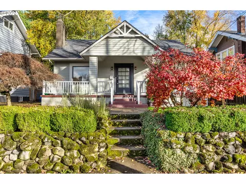 3719 NE Senate St, Portland, OR 97232