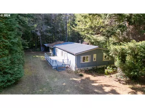 55996 Fishtale Rd, Bandon, OR 97411