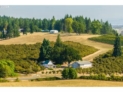 26413 Franklin Rd, Junction City, OR 97448