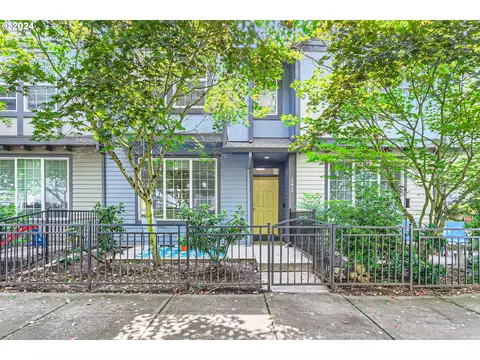 1272 SE Bianca St, Hillsboro, OR 97123