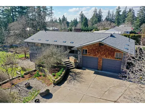 15232 Henrici Rd, Oregon City, OR 97045