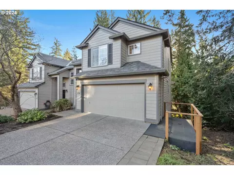 12792 SW Kraft Pl, Portland, OR 97223