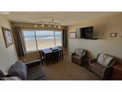 145 NW Inlet Ave #327, Lincoln City, OR 97367