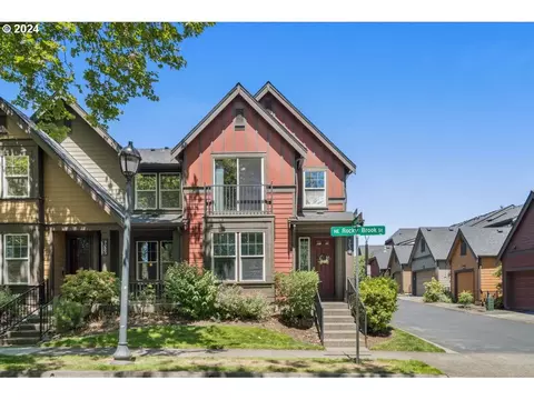 7039 NE Rocky Brook St, Hillsboro, OR 97124