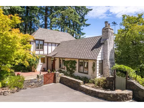 394 SW Edgecliff Rd, Portland, OR 97219