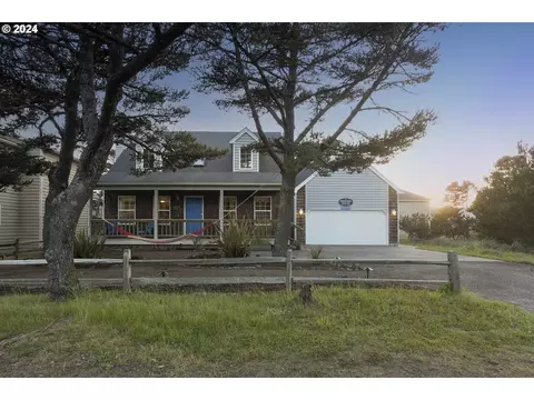 34380 Cape Kiwanda Dr, Pacific City, OR 97135
