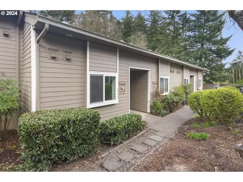 4568 SW Comus Pl # 8E, Portland, OR 97219