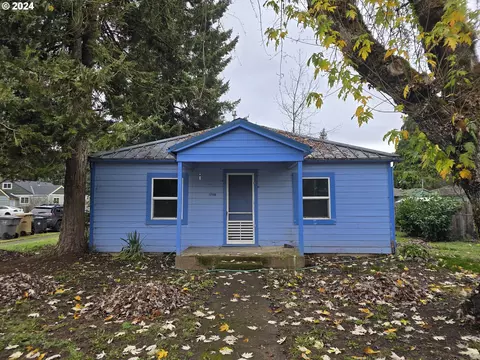 1708 Elm St, Sweet Home, OR 97386