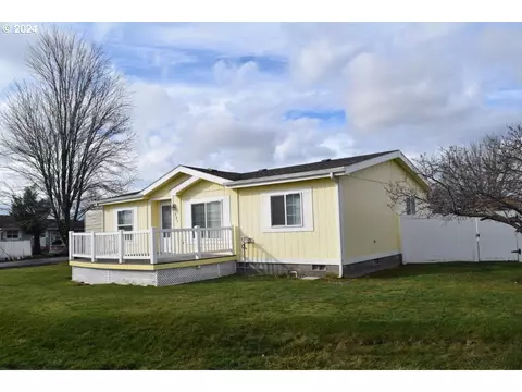 325 W Sherman St, Athena, OR 97813