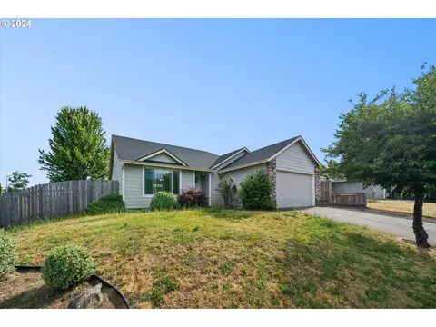 275 Taurus St, Molalla, OR 97038
