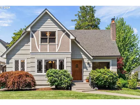 3245 NE Cesar E Chavez Blvd, Portland, OR 97212