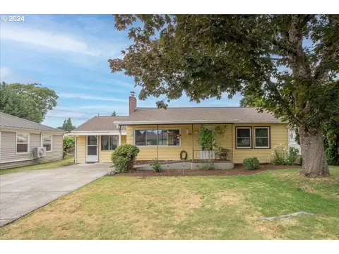 570 E Berkeley St, Gladstone, OR 97027