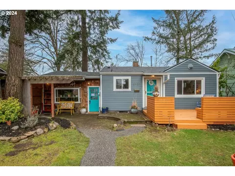 5937 NE Alton St, Portland, OR 97213