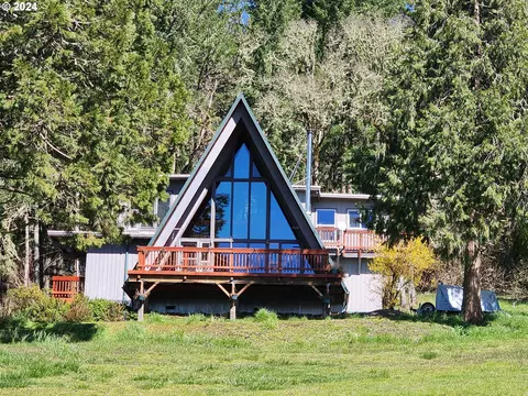 38513 Jasper Lowell Rd, Fall Creek, OR 97438