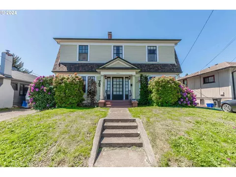 1021 S 4th St, Coos Bay, OR 97420