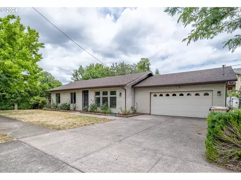 2115 S 5th St, Lebanon, OR 97355