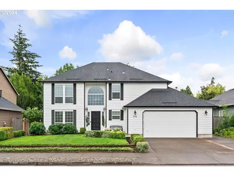 936 SW 26th St, Troutdale, OR 97060