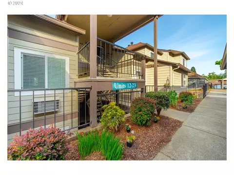 20920 Fawn Ct #14, West Linn, OR 97068