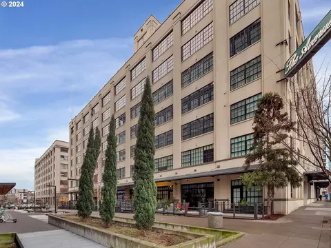 1400 NW Irving St #426, Portland, OR 97209
