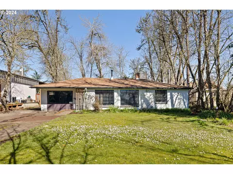 125 E 33rd Ave, Eugene, OR 97405