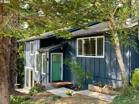 29703 Park Dr, Gold Beach, OR 97444