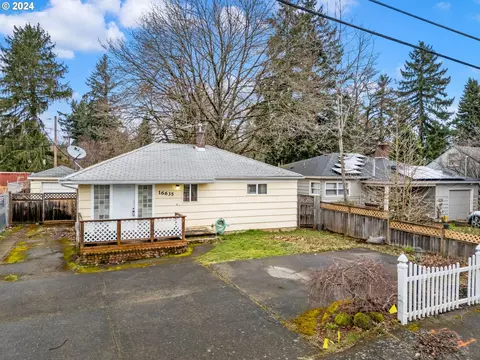 16635 E Burnside St, Portland, OR 97233