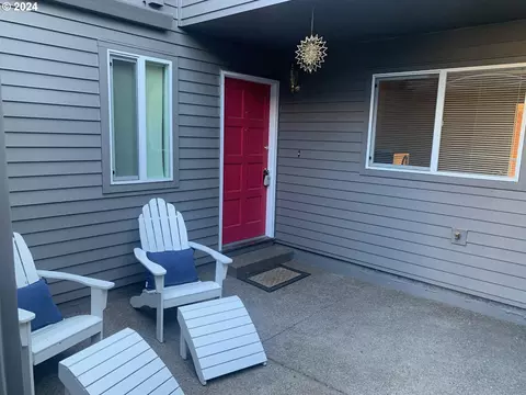 110 Greenridge Ct, Lake Oswego, OR 97035