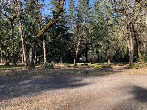 6 Th Ave, Cheshire, OR 97419