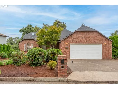 9901 SE Clatsop St, Portland, OR 97266