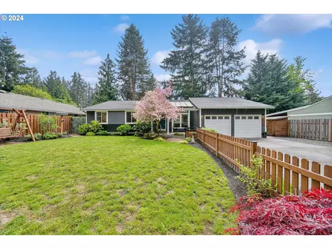 8910 SW Arapaho Rd, Tualatin, OR 97062