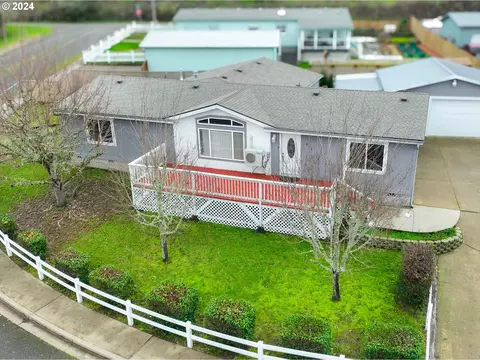 846 Sea St, Sutherlin, OR 97479