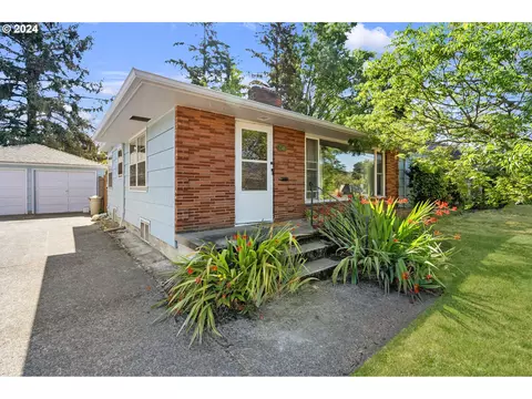 1746 SE 101st Ave, Portland, OR 97216