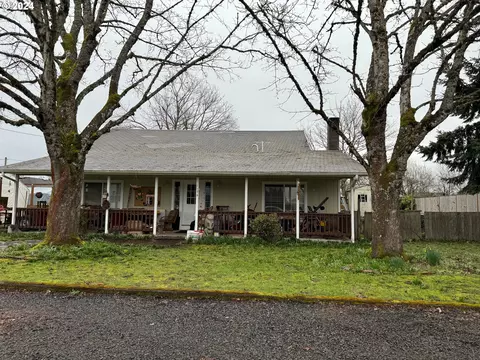 1176 N 4th Ave, Stayton, OR 97383
