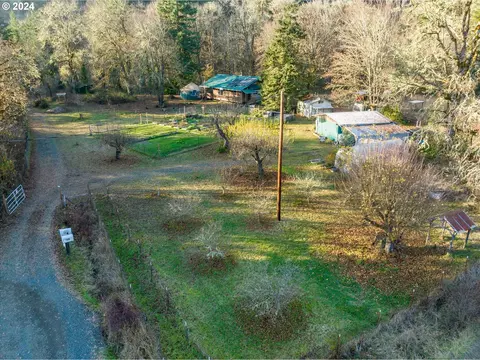 22805 Willow Ln, Veneta, OR 97487