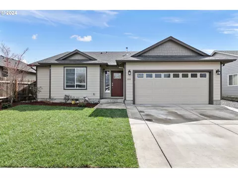 104 E Joy St, Lebanon, OR 97355