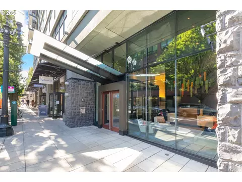 1025 NW Couch St #1018, Portland, OR 97209