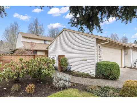 15785 SW Greens Way, Tigard, OR 97224