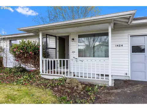 1424 Rainier Rd, Woodburn, OR 97071