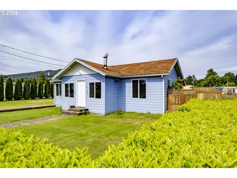 7185 Vaughn Rd, Tillamook, OR 97141