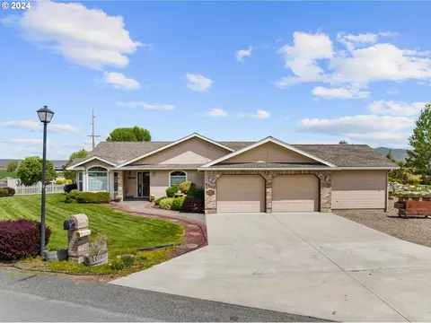 4020 Kirkway Dr, Baker City, OR 97814