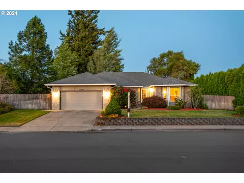 11107 NW 33rd Ave, Vancouver, WA 98685