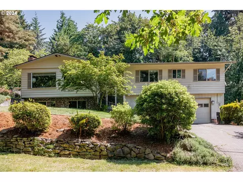 2337 W Hills Dr, Longview, WA 98632