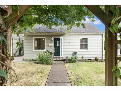 1737 NE Walnut Ave, Wood Village, OR 97060