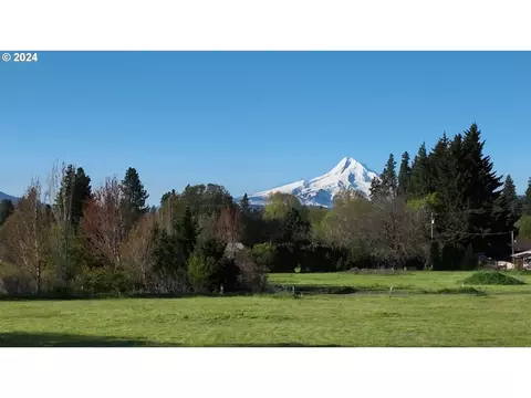 Gravenstein Dr, Hood River, OR 97031