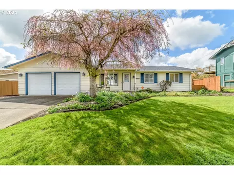 33636 Paiute Ln, Eugene, OR 97408