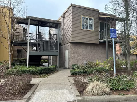 367 Rustic Pl #49, Eugene, OR 97401